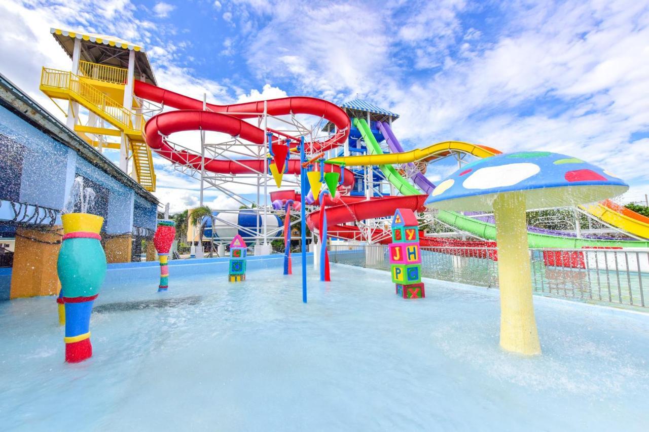 Eon Centennial Resort Hotel & Waterpark Iloilo City Dış mekan fotoğraf