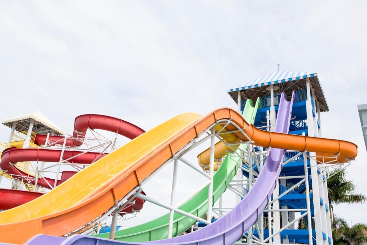 Eon Centennial Resort Hotel & Waterpark Iloilo City Dış mekan fotoğraf