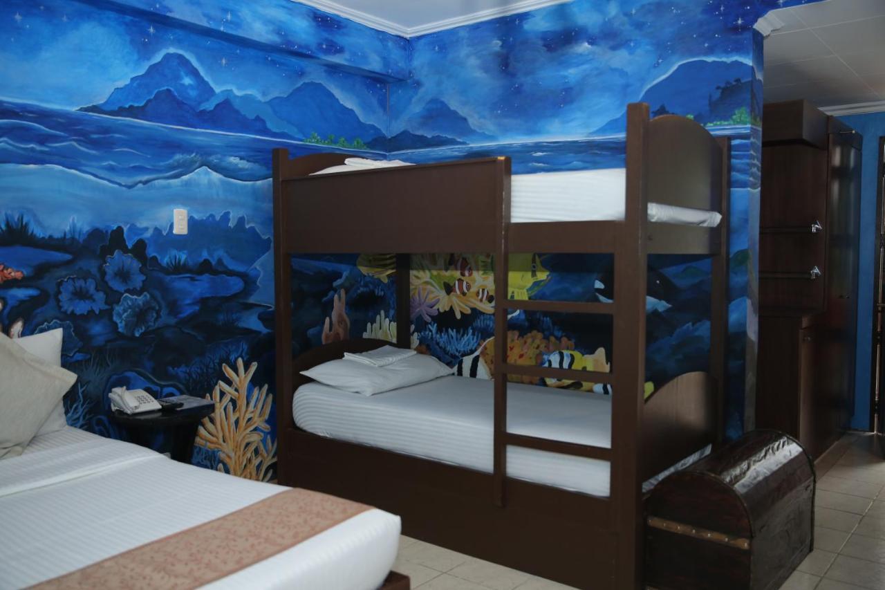 Eon Centennial Resort Hotel & Waterpark Iloilo City Dış mekan fotoğraf